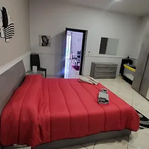 Saint Cristofer House , Catania-Fontanarossai nemzetközi repülőtér Olaszország