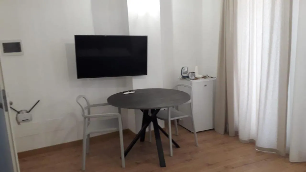 ** فندق مبيت وإفطار تيراسيني I Faraglioni Comfort Rooms إيطاليا