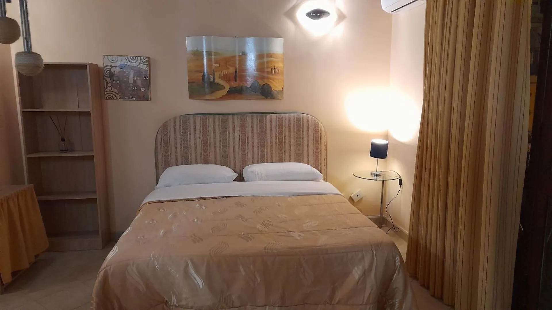 تيراسيني I Faraglioni Comfort Rooms