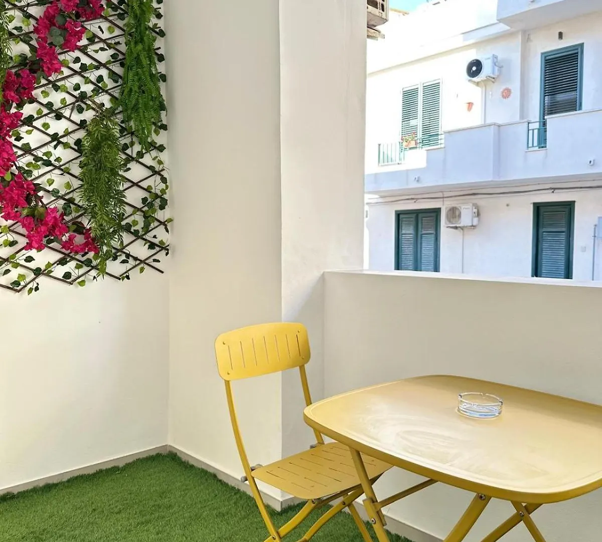 تيراسيني I Faraglioni Comfort Rooms