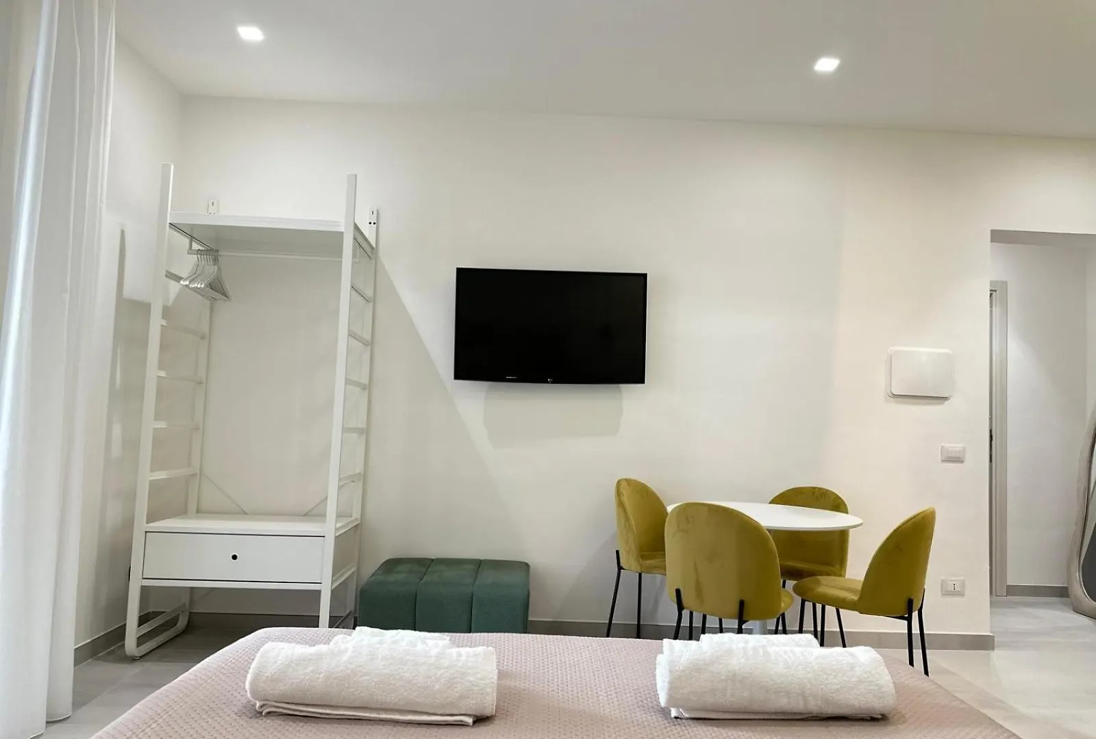 I Faraglioni Comfort Rooms Terrasini Panzió